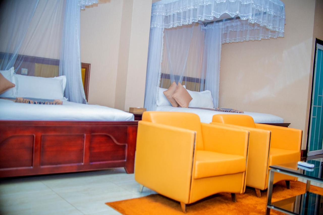 Hera Hotel Кампала Экстерьер фото